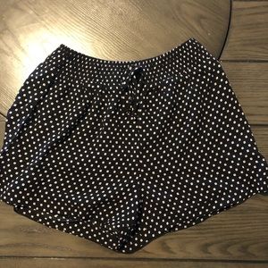 Tilly’s Black Checked Flowy Shorts